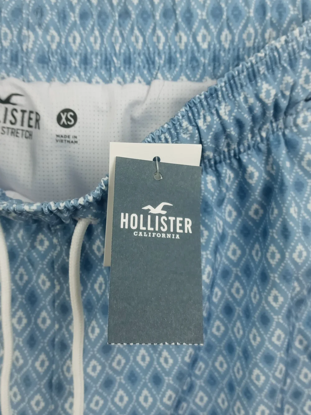Hollister mens size XS diamond blue and white swim trunks